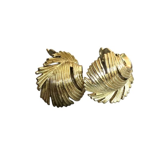 Lisner Vintage Gold Tone Earrings Clip On Swirled Feather Costume Jewelry MCM - Picture 7 of 11